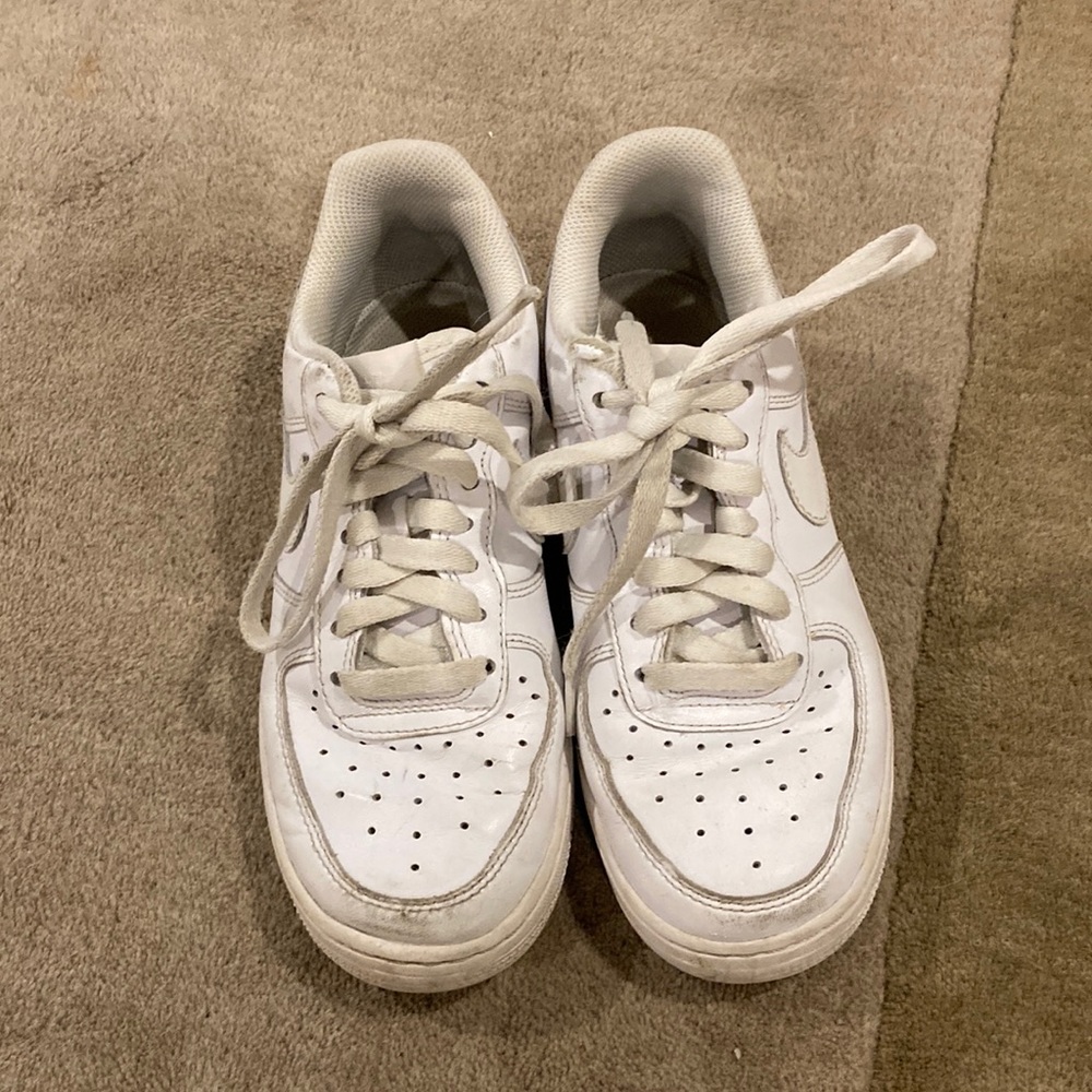 white nike airs